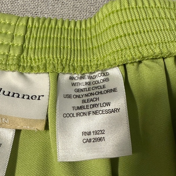 Alfred Dunner Women’s Green Embroidered Dolphin Capri pants SZ22. - Picture 5 of 14